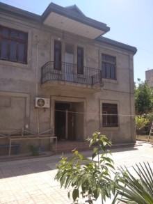 Qaracuxurda Elvin restorani yaninda ev amaq, -1