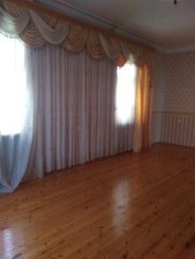 Qaracuxurda Elvin restorani yaninda ev amaq, -7
