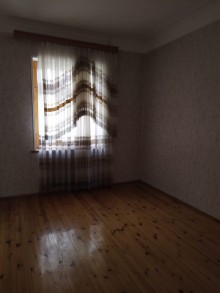 Qaracuxurda Elvin restorani yaninda ev amaq, -11