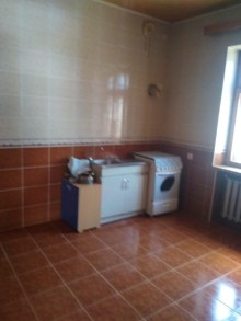 Qaracuxurda Elvin restorani yaninda ev amaq, -15