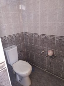 Qaracuxurda Elvin restorani yaninda ev amaq, -18