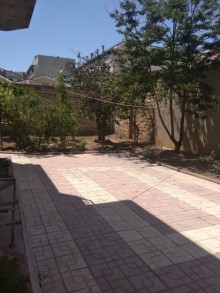 Qaracuxurda Elvin restorani yaninda ev amaq, -20