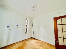 Varovski̇də vi̇lla satilir kupçali 7 sotun i̇çi̇ndə, -5