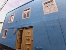 Xırdalanda mərkəzdə həyət evi, -1