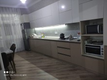 Hazi aslanovda 3 otaqli Yeni Tikili, -2