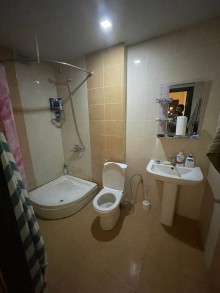 hezi aslanov metrosu 2 otaqli evler Yeni Tikili binada, -4
