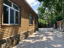 Nabranın mərkəzinde heyet evi almaq, -2