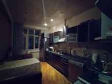 inşaatçılar metrosunda satılan evlər 3 otaq, -8