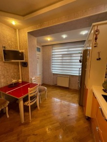 Hezi aslanovda 5 mertebeli bina evi, -2