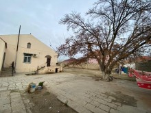 Merdekanda kohne heyet evi satilir, -1