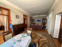 Merdekanda kohne heyet evi satilir, -10