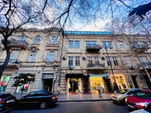 Şəhərin mərkəzində Sahil metrosunda Obyekt almaq, -19