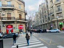 Şəhərin mərkəzində Sahil metrosunda Obyekt almaq, -20