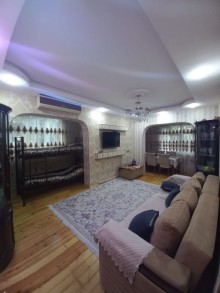 Bakıxanovda İcra hakimiyyətinin yanı köhnə tikili, -1