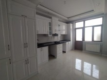 Razinde Beynəlxalq bank, Bazar Store binası  Yeni Tikili, -8