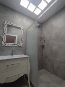 Razinde Beynəlxalq bank, Bazar Store binası  Yeni Tikili, -12