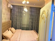 Bakıxanov Rezidence mtk 3 otaqli Yeni Tikili, -4