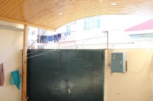 Xırdalanda avtobus dayanacağına yaxin Həyət evi, -4