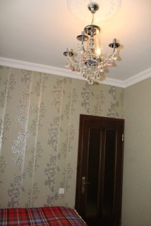 Xırdalanda avtobus dayanacağına yaxin Həyət evi, -15