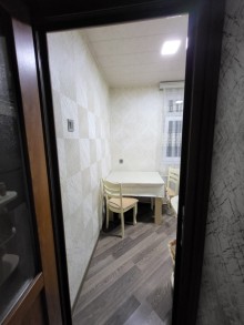 Stansiya Razin köhnə tikili binada 2 otaqlı mənzil  almaq, -11