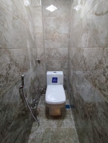 Bakixanovda İcra hakimiyyətinin yaxınlığı köhnə tikili binada 2 otaqlı mənzil, -7