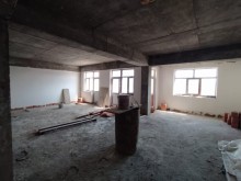 Qaraçuxurda Natariusun yaninda Yeni Tikili, -6