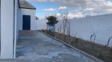 H.Aslanov qəsəbəsi,Asiman şadlıq sarayanın arxasında Həyət evi, -1