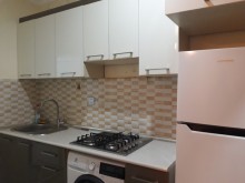 Xirdalanda Yeni Tikili heyet evinin 1 ci mertebesinde ev satilir, -8