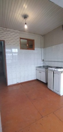 Talkuçkanın yaxınlığı 9 mərtəbəli binada menzil almaq, -9