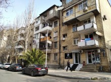 28 May Metrosu yaxinliginda,Amerika Sefirliyi yaninda Köhnə Tikili, -1