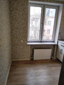 28 May Metrosu yaxinliginda,Amerika Sefirliyi yaninda Köhnə Tikili, -11