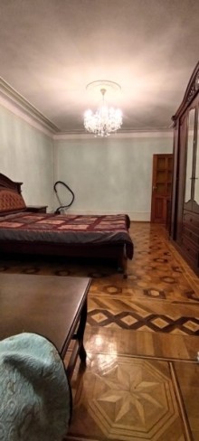 Nerimanov rayonu Funda tibb mərkəzi yaninda Köhnə Tikili, -2