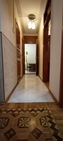 Nerimanov rayonu Funda tibb mərkəzi yaninda Köhnə Tikili, -9