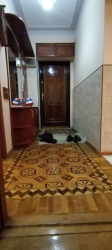 Nerimanov rayonu Funda tibb mərkəzi yaninda Köhnə Tikili, -12