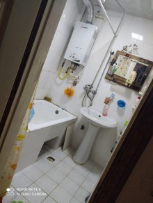 Xalqlar dostlugu metrosu Serhedci yaninda Köhnə Tikili, -8