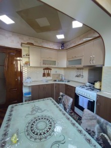 Diaqnostikanın yanında 9 mərtəbəli Köhnə Tikili, -1