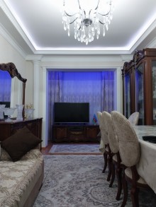 Bakıxanovda Aygün Moll üzbəüz Köhnə Tikili, -3