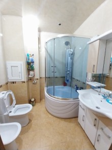 Bakıxanovda Aygün Moll üzbəüz Köhnə Tikili, -9