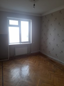 Bakıxanov qəsəbəsi mərkəzdə Köhnə Tikili, -1
