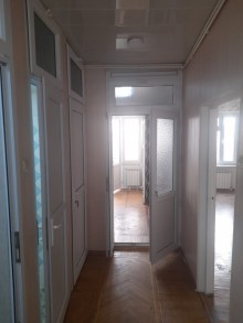 Bakıxanov qəsəbəsi mərkəzdə Köhnə Tikili, -12