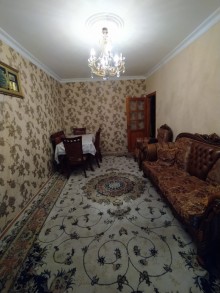 Əhmədli metrosunun yaxınlığında (Eurolux və Baku Electronics mağazalarının arxası) Köhnə Tikili, -3
