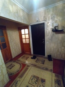 Əhmədli metrosunun yaxınlığında (Eurolux və Baku Electronics mağazalarının arxası) Köhnə Tikili, -4