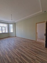 Masazırın girişi əsas yoldan 50-m aralıda Həyət evi, -2