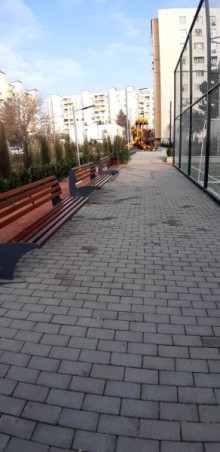 8 Noyabr Prospekti, Zərifə parkının yanında Köhnə Tikili, -2