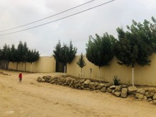 Nardaran qəsəbəsində Lahıc bağlarında Torpaq, -8