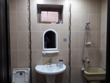 Badamdar qesebesi,3-cü massiv erazisi heyet evi, -18