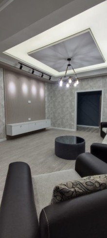 Şərq Bazarı terefde Yeni Tikili, -1