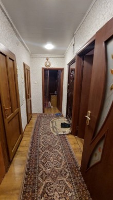 Əhmədli metrosu yaxınlığında DYP-nin yanında  Köhnə Tikili, -6
