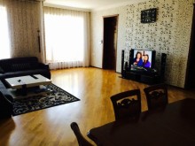 Bakıxanovda ev satilir, -2