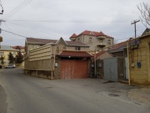 Badamdarda Həyət evi satilir, -1
